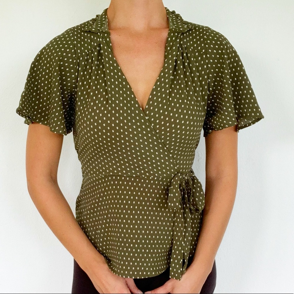 Monteau green polka dot surplice tie waist blouse size small